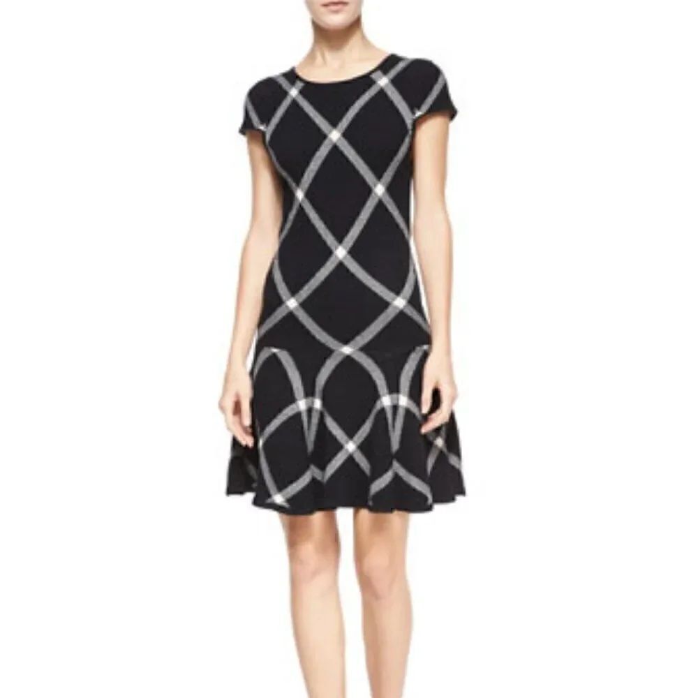 Neiman Marcus Plaid Knit Dress. - Picture 3 of 9